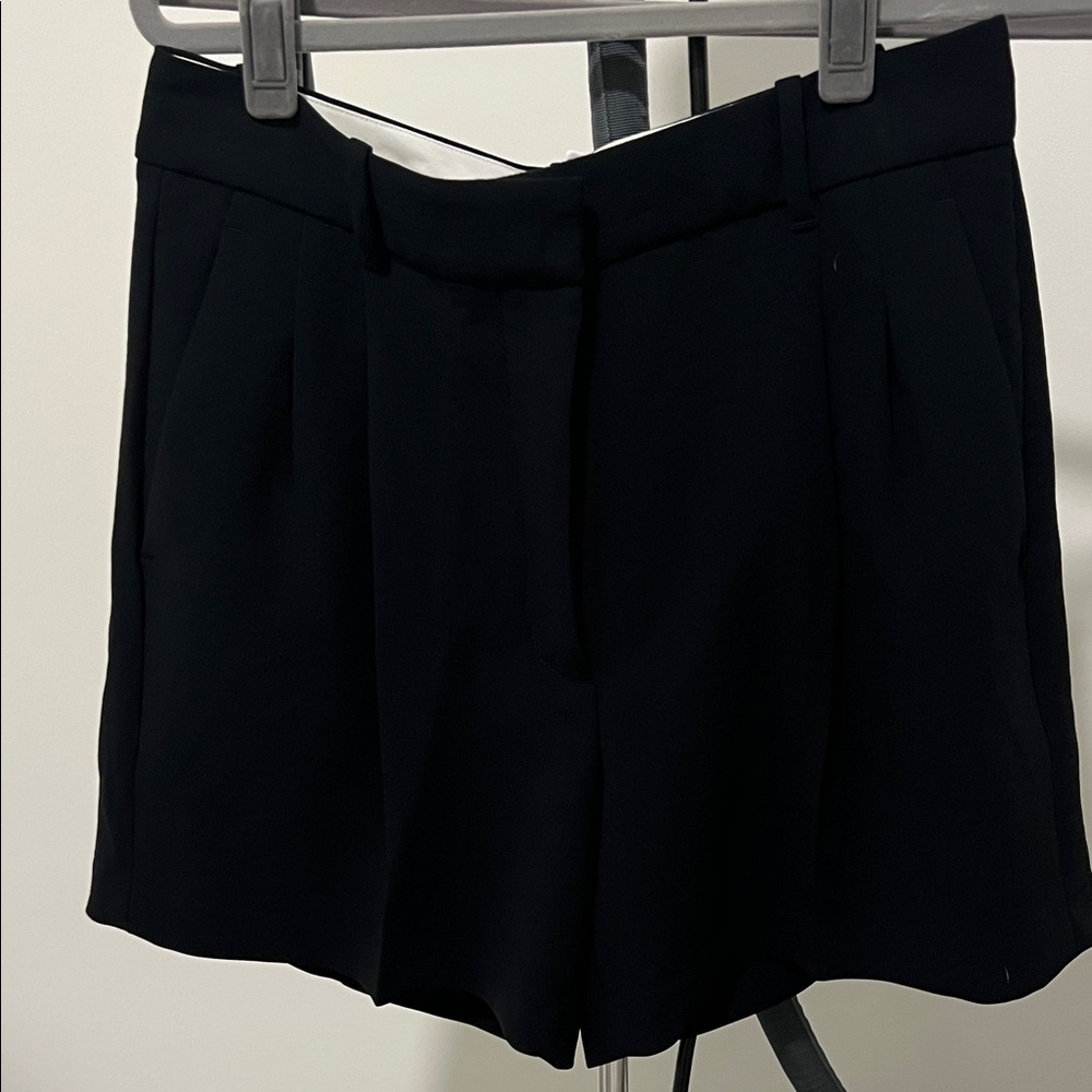 Wilfred Classic Black Women's Shorts